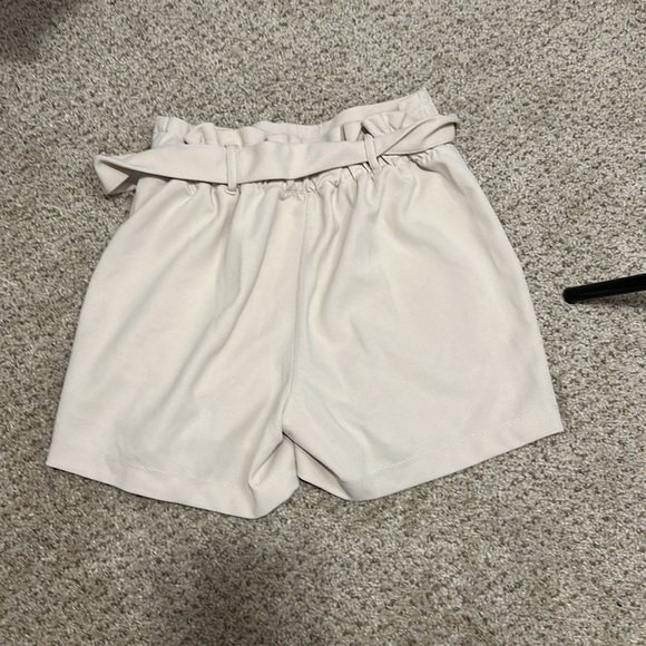 Maurice’s Sinched Waist dress shorts - Picture 2 of 3